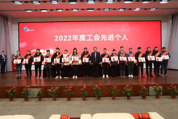 16766247211943743446.jpg 颁奖9.jpg