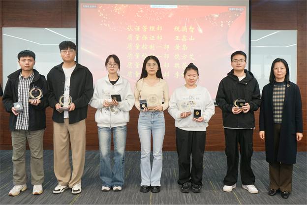 4-宣告一年轻徽章5.jpg